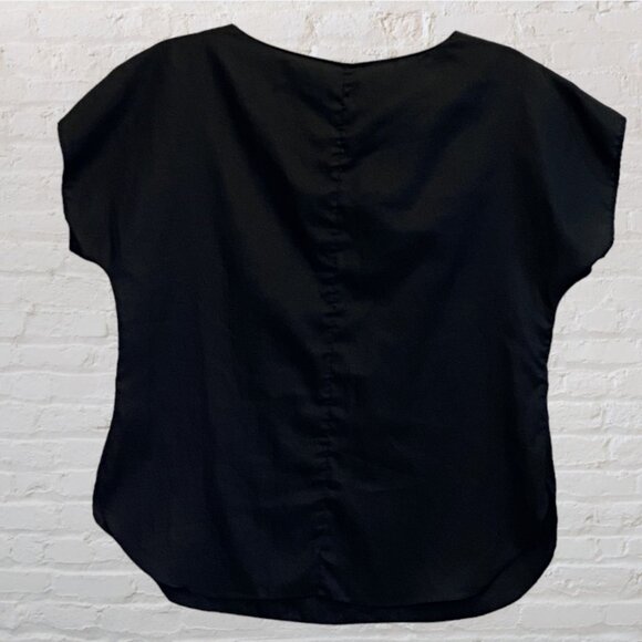 VINTAGE GIANNA -- Black Blouse, Pull Over with Scoop Neck and Cap Sleeves - Picture 3 of 12
